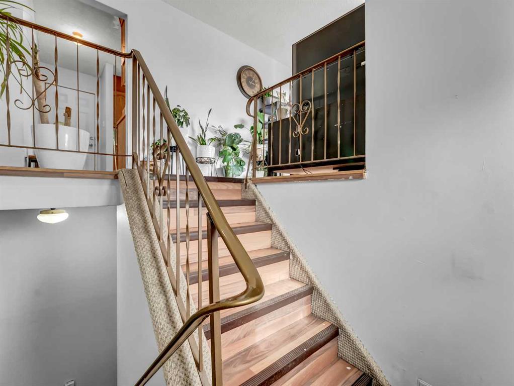 Fifth View of 33 Ross Glen Road SE, Ross Glen, Medicine Hat, Alberta, T1B 1Z6