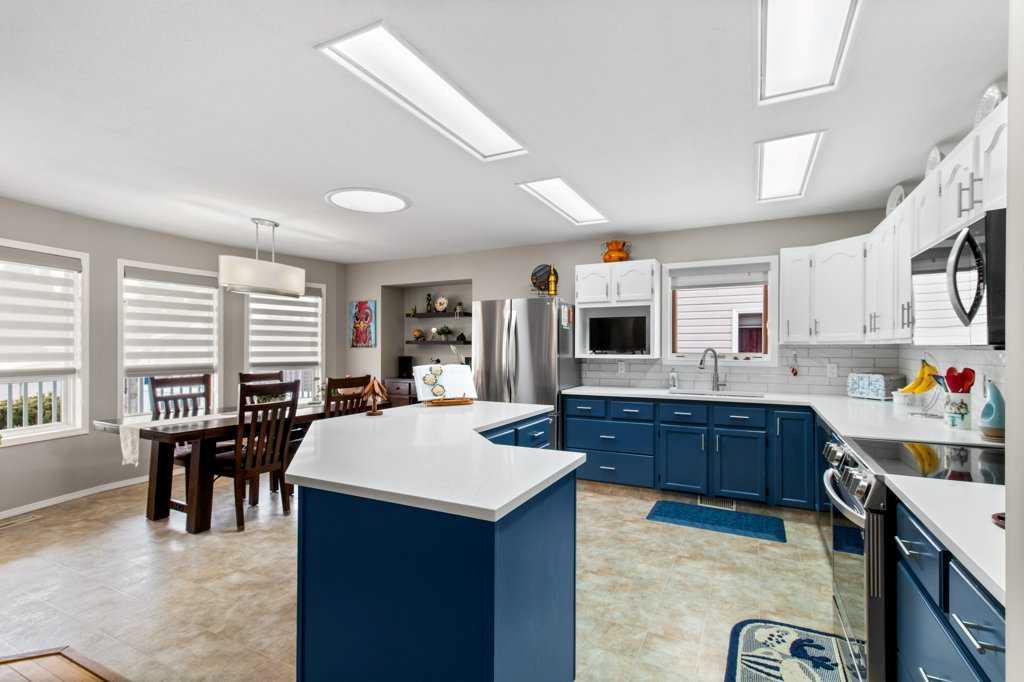 Fourth View of 7 Elder Street , Eastview Estates, Red Deer, Alberta, T4R 2C7