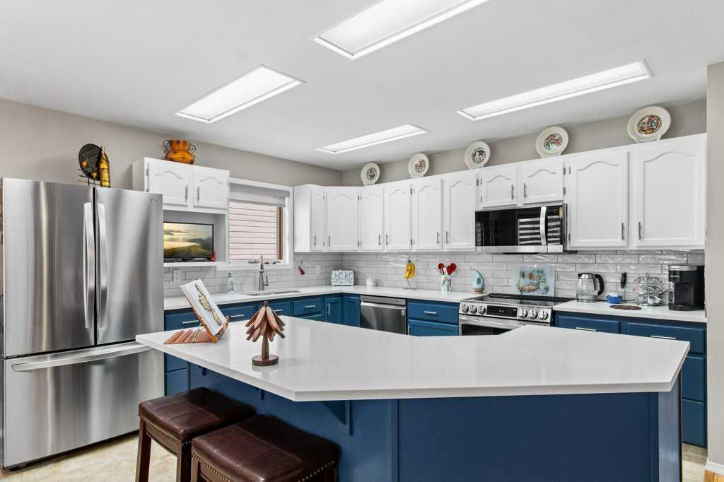 Fifth View of 7 Elder Street , Eastview Estates, Red Deer, Alberta, T4R 2C7