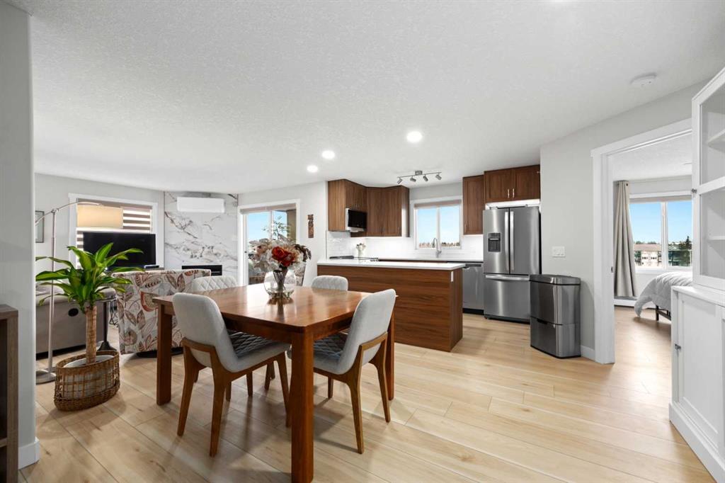 8429, 304 Mackenzie Way SW, A2295218, Alberta,