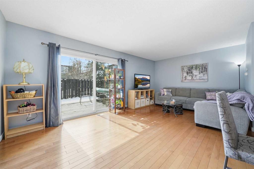 Fourth View of 28, 210 86 Avenue SE, Acadia, Calgary, Alberta, T2H1N6