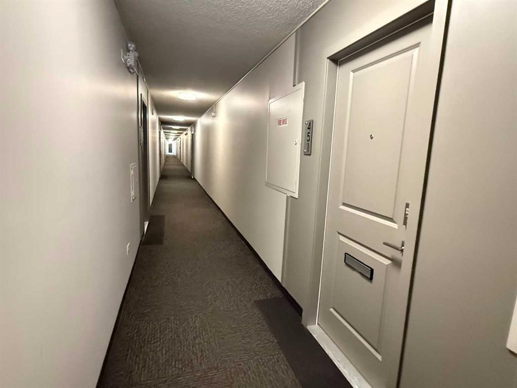 Fifth View of 451, 1620 8 Avenue NW, Hounsfield Heights/Briar Hill, Calgary, Alberta, T2N 1C4