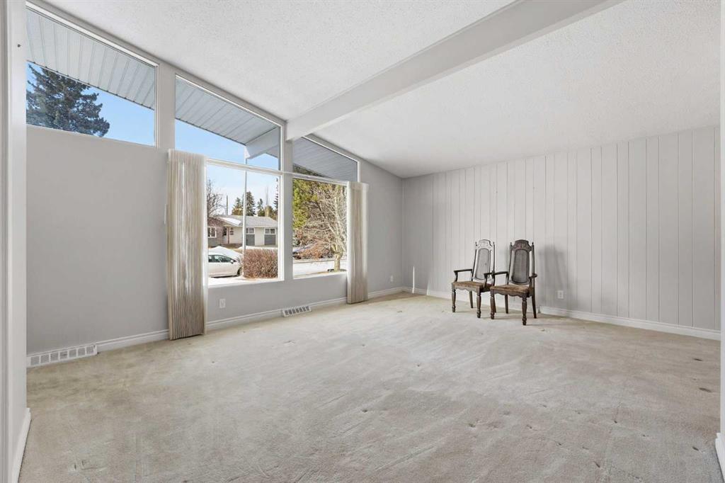 Fifth View of 4804 Brockington Road NW, Brentwood, Calgary, Alberta, T2L 1R6