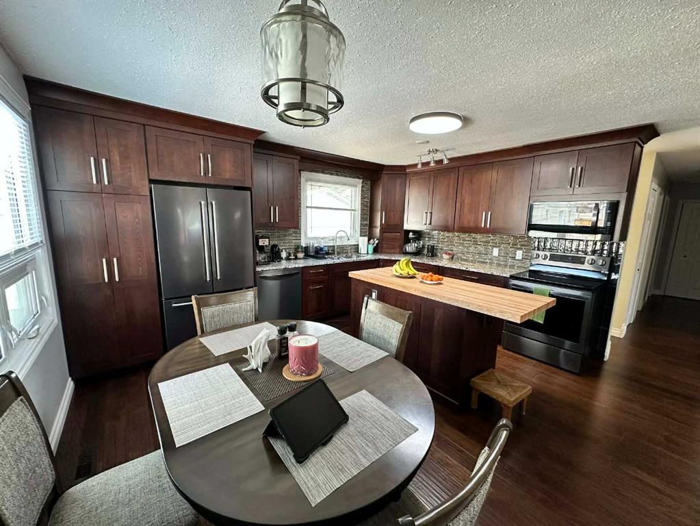 Fifth View of 3641 44 Street , Riverside, Ponoka, Alberta, T4J1A6