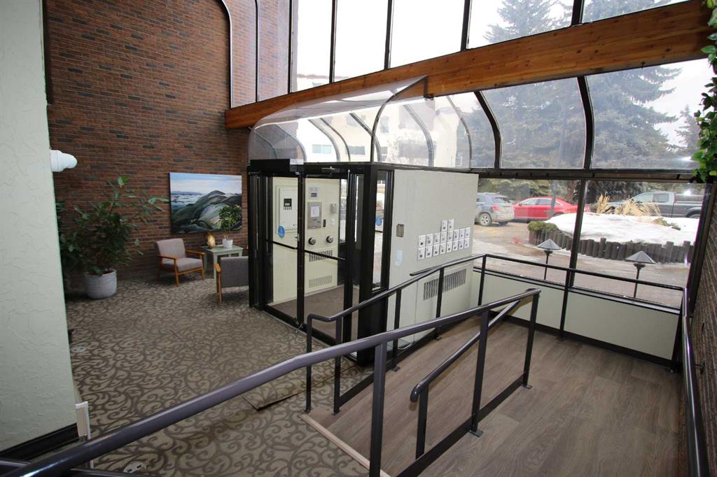 Fourth View of 105, 5144 45 Avenue , Woodlea, Red Deer, Alberta, T4N 3L3