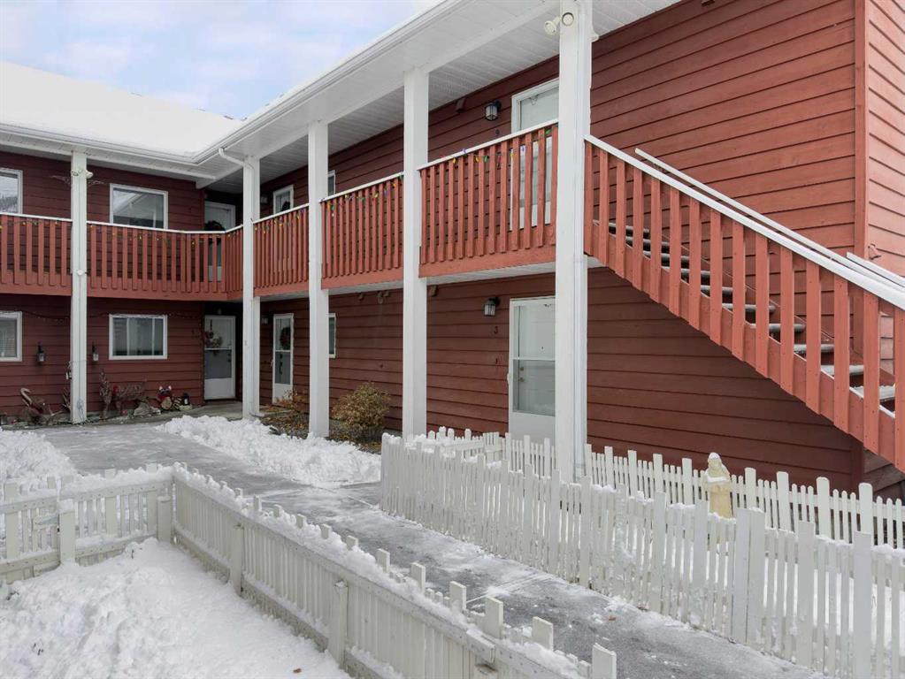 Second View of 3, 717 7th Street E, South Canmore, Canmore, Alberta, T1W 2C3