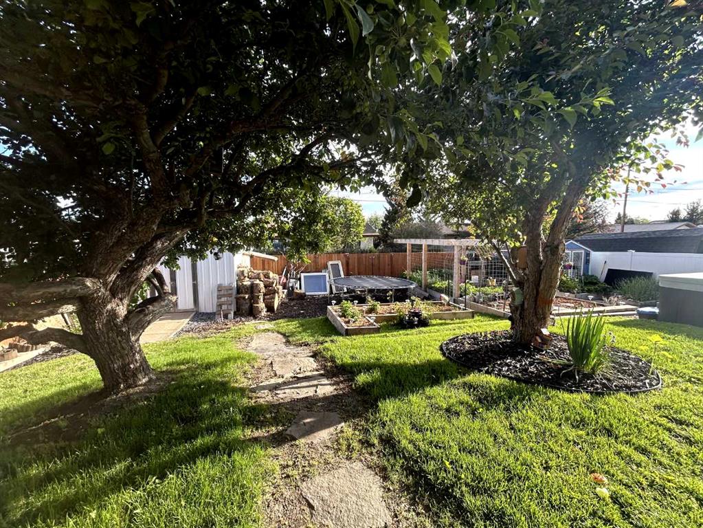 Fifth View of 218 8 Avenue NE, NONE, Sundre, Alberta, T0M 1X0