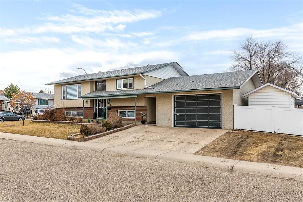 Third View of 186 Hull Crescent NE, Northeast Crescent Heights, Medicine Hat, Alberta, T1C 1E1