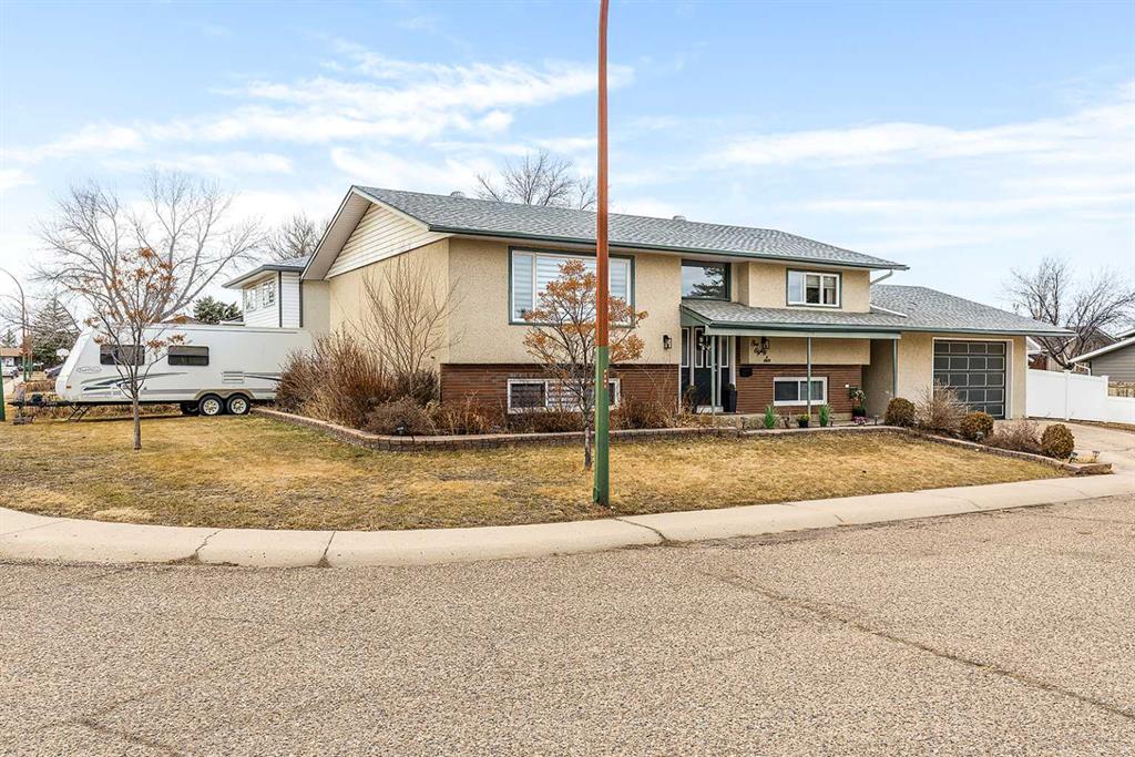 Fourth View of 186 Hull Crescent NE, Northeast Crescent Heights, Medicine Hat, Alberta, T1C 1E1