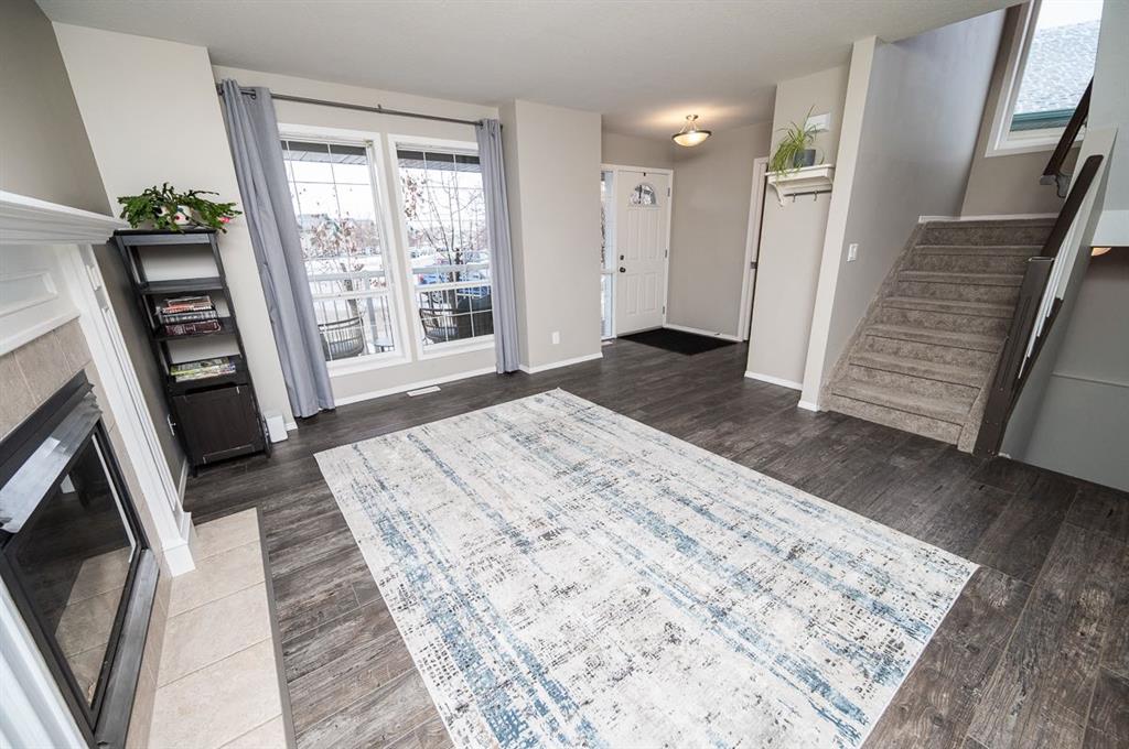 Fifth View of 75 Doherty Close , Devonshire, Red Deer, Alberta, T4R 3G1