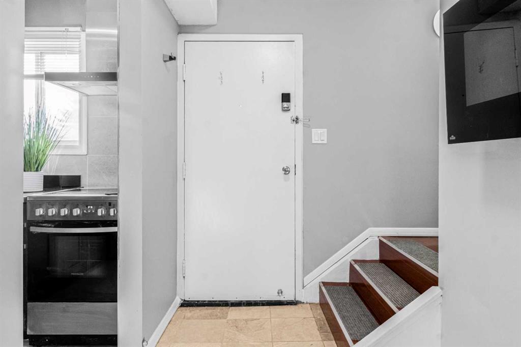 Fourth View of 8, 3726 Centre Street NE, Highland Park, Calgary, Alberta, T2E 2Y3