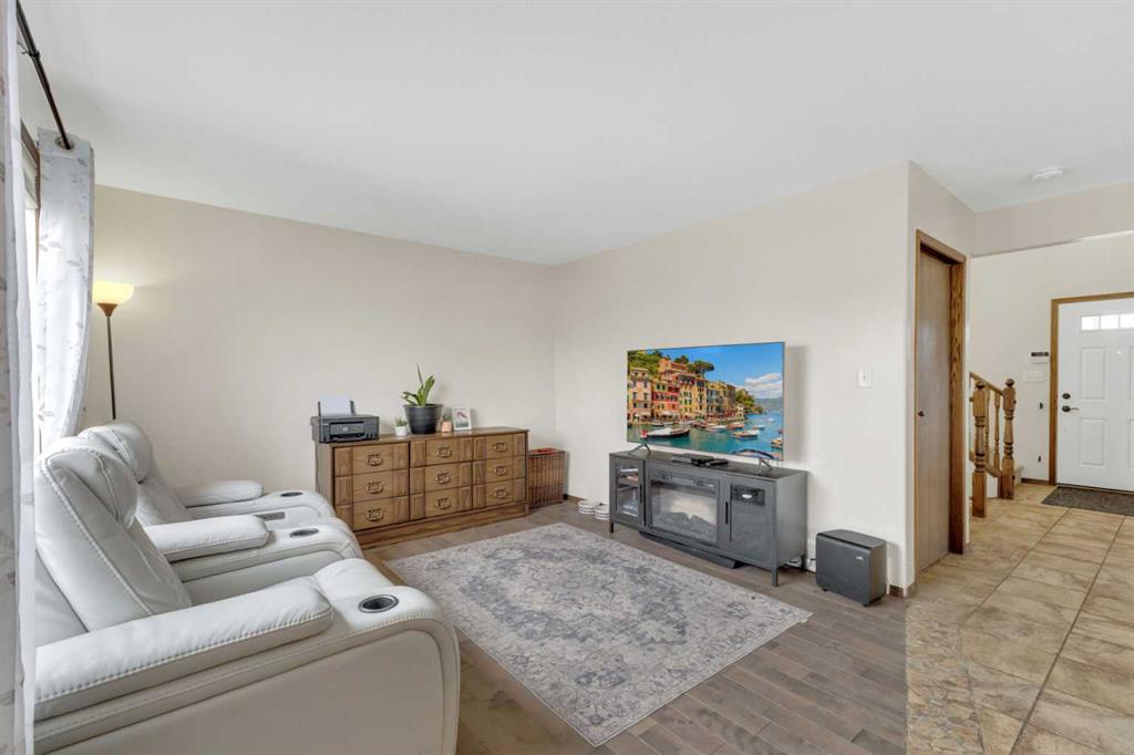 Fifth View of 155 Inglewood Drive , Inglewood West, Red Deer, Alberta, T4R 3S3