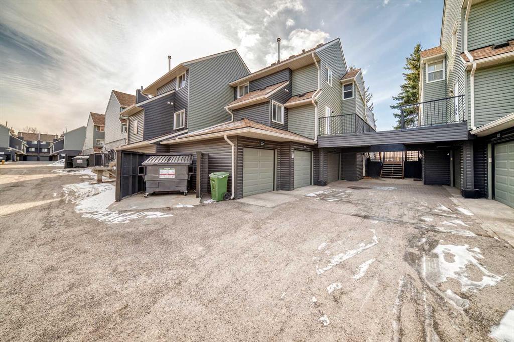 Third View of 103, 26 Glamis Green SW, Glamorgan, Calgary, Alberta, T3E 6V1