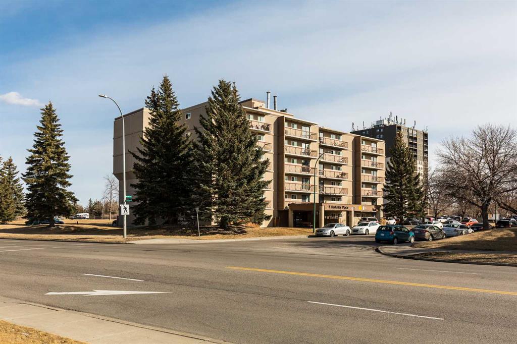515, 5 Berkley Place W, A2295604, Alberta,
