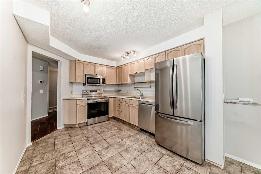 Fifth View of 226 Coachway Lane SW, Coach Hill, Calgary, Alberta, t3h2v9