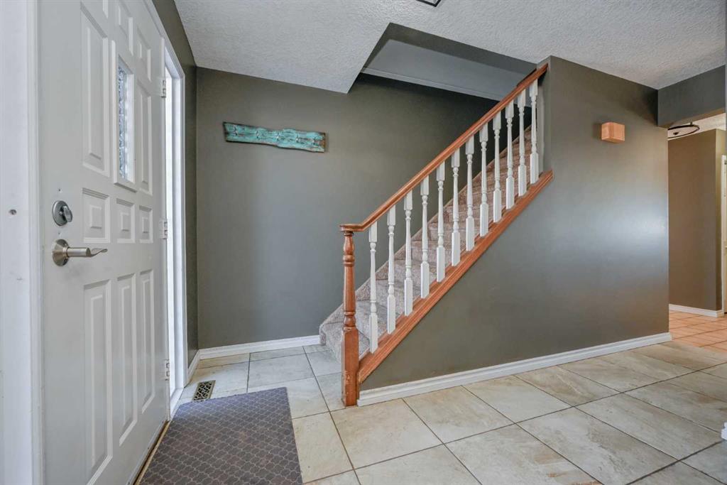 Fourth View of 8909 102 Avenue , Ivy Lake Estates, Grande Prairie, Alberta, T8X 1E9