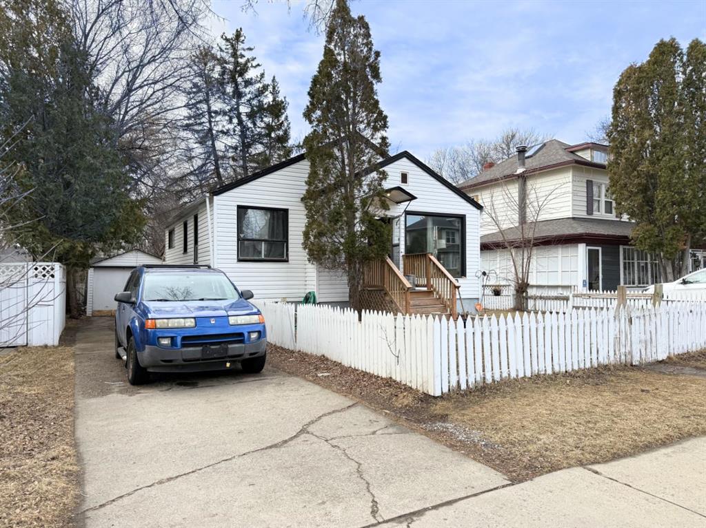 Third View of 319 7 Street SE, SE Hill, Medicine Hat, Alberta, T1A 1J8