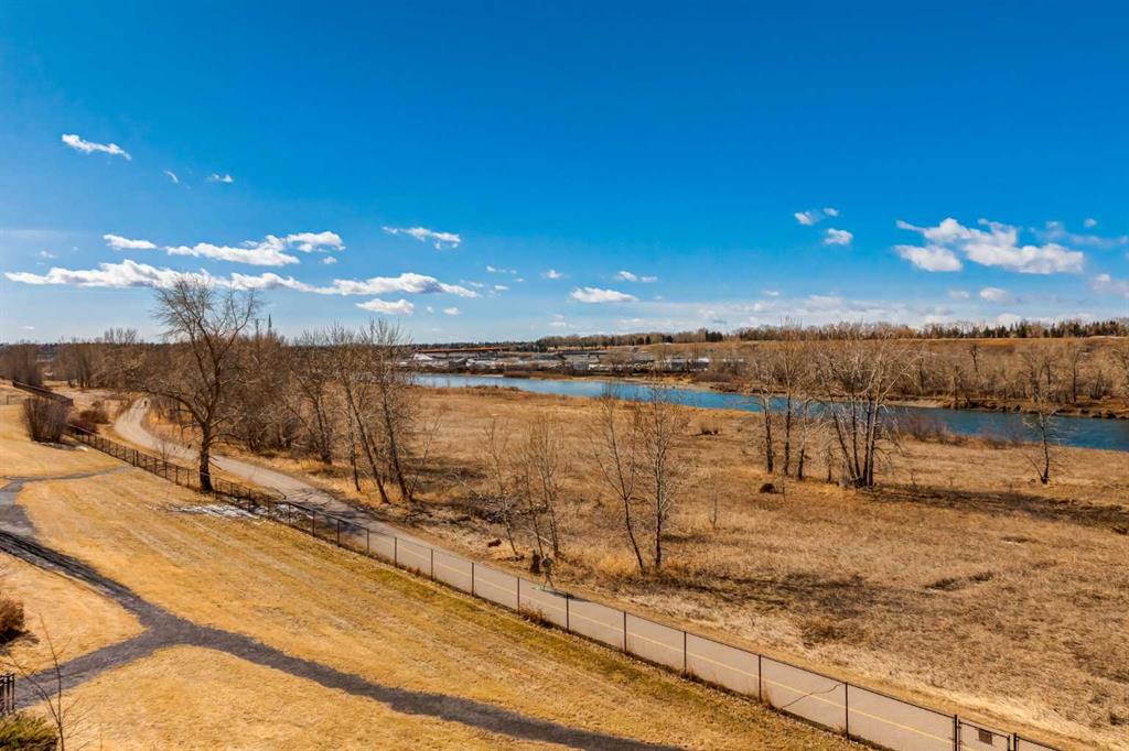 Second View of 301, 131 Quarry Way SE, Douglasdale/Glen, Calgary, Alberta, T2C 5L7