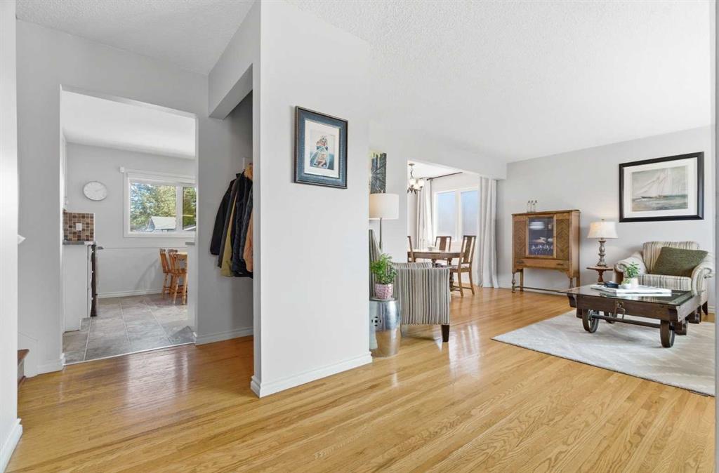 Fifth View of 9852 Athens Road SE, Acadia, Calgary, Alberta, T2J 1B9