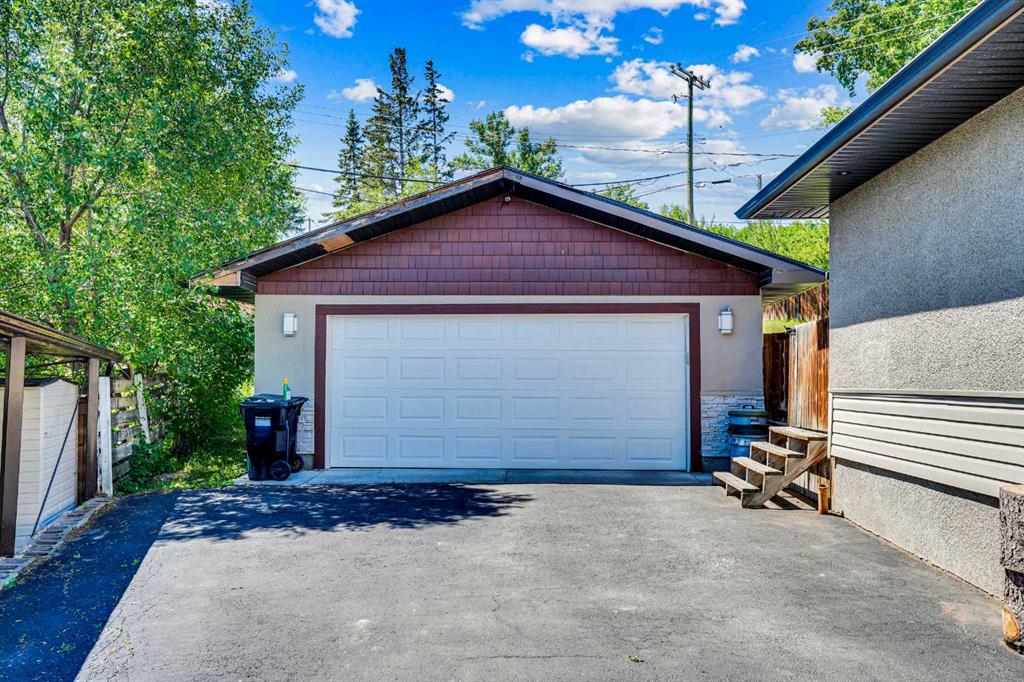 Fourth View of 52 Harrow Crescent SW, Haysboro, Calgary, Alberta, T2V 3A9
