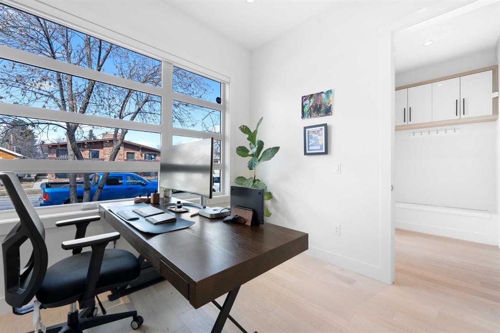 Fourth View of 231 12 Avenue NE, Crescent Heights, Calgary, Alberta, T2E 1A3