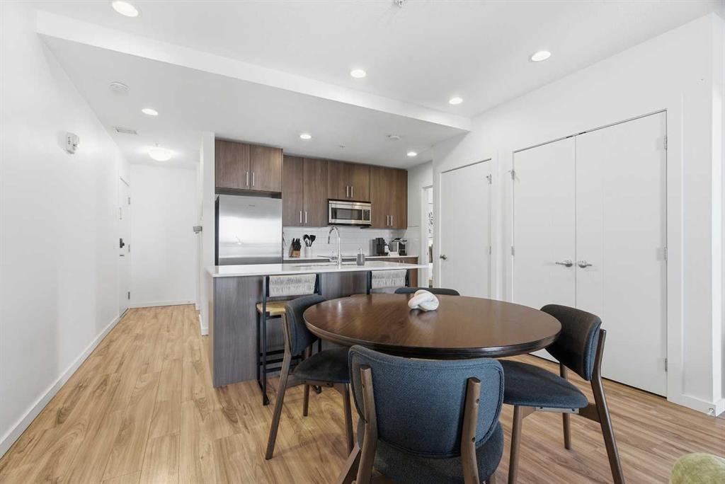 Fourth View of 305, 1629 38 Street SW, Rosscarrock, Calgary, Alberta, T3C 1T8