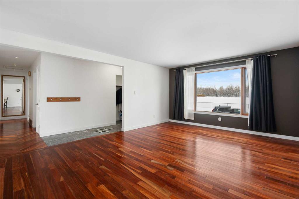 Fifth View of 232 Silverview Way NW, Silver Springs, Calgary, Alberta, T3B 3K3