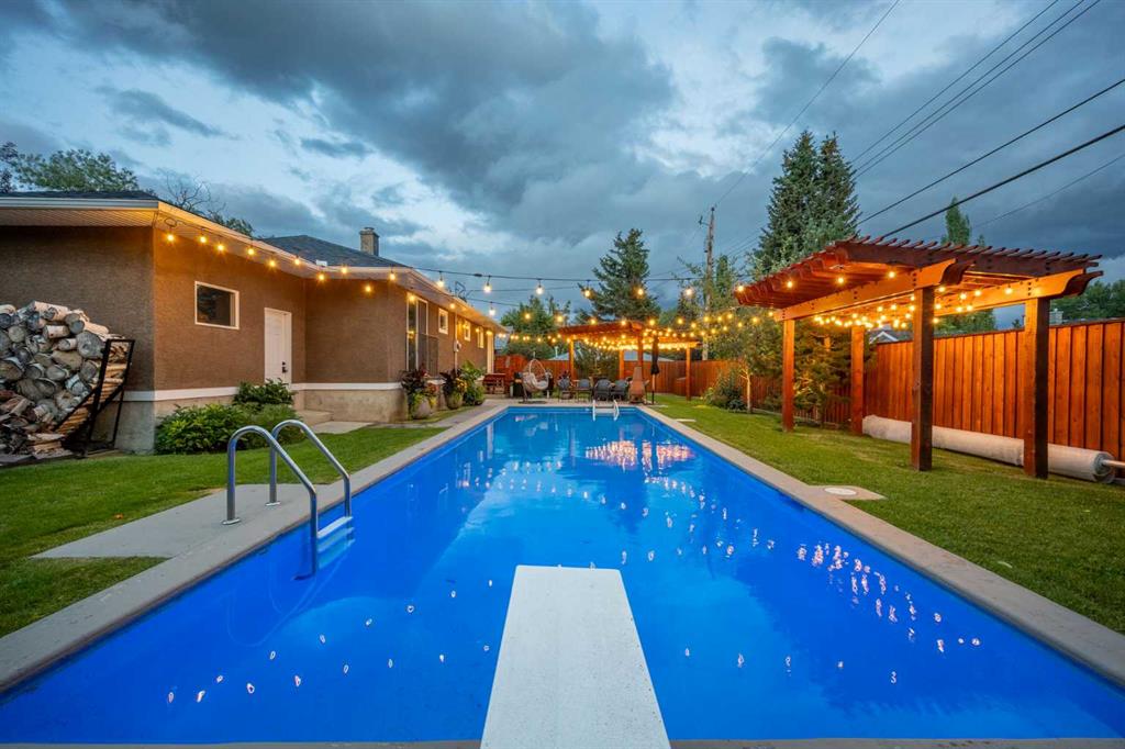 15 Wilshire Place SW, A2295901, Alberta,