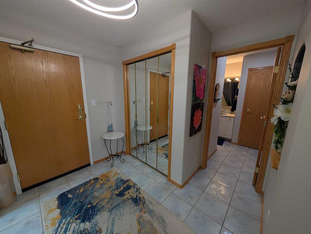 Third View of 419, 1182 Southview Drive SE, Southview-Park Meadows, Medicine Hat, Alberta, T1B 4L2