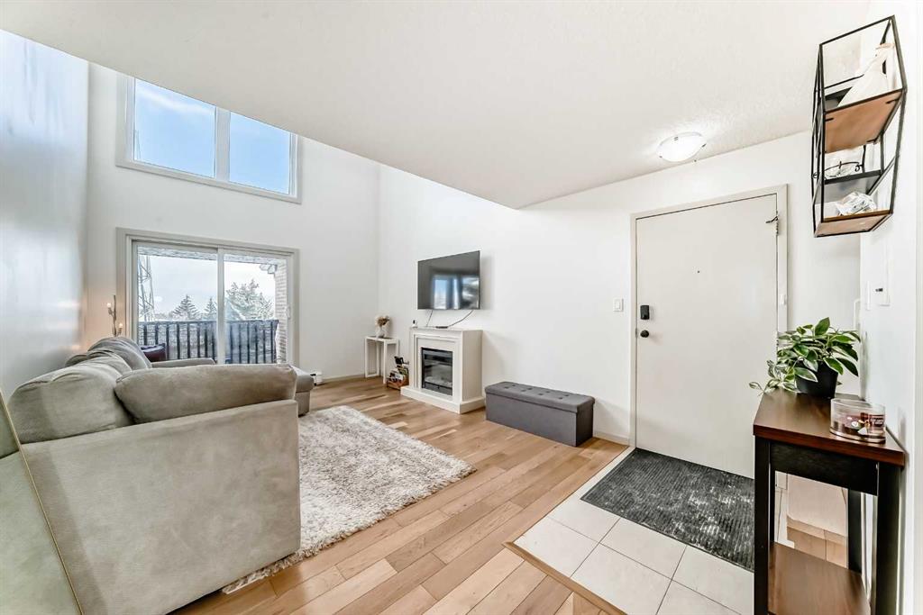 Fifth View of 633, 6400 Coach Hill Road SW, Coach Hill, Calgary, Alberta, T3H 1B8