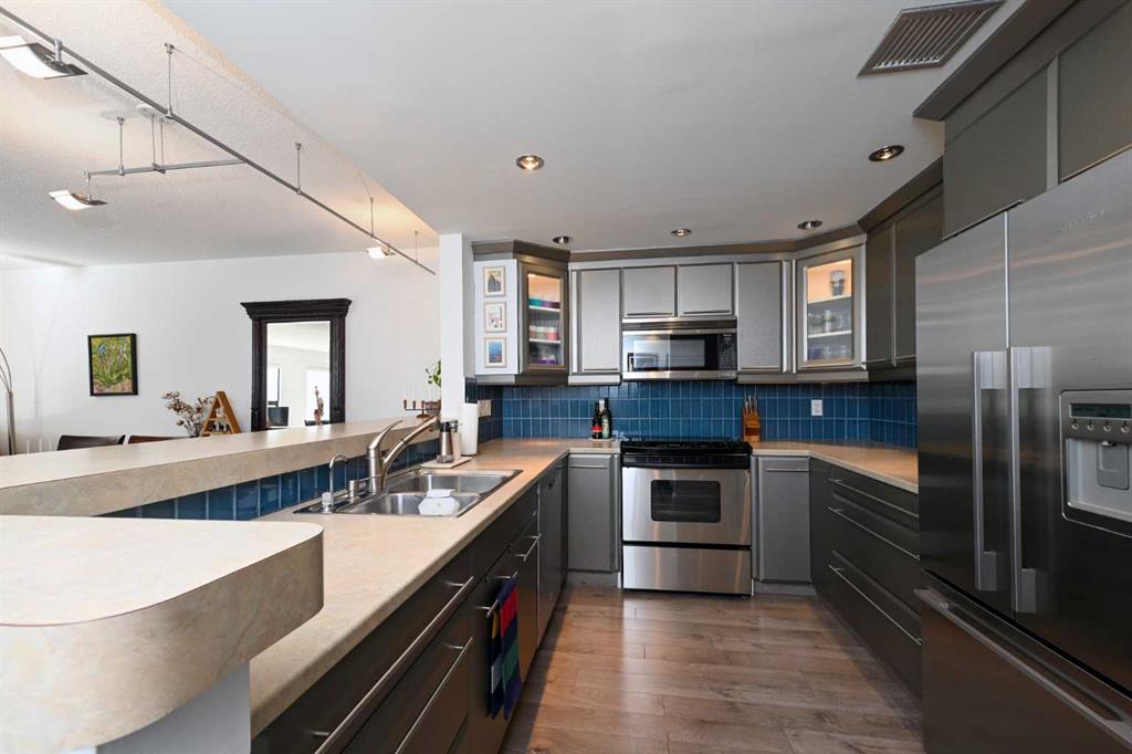 Fourth View of 302, 626 24 Avenue SW, Cliff Bungalow, Calgary, Alberta, T2R 1S6