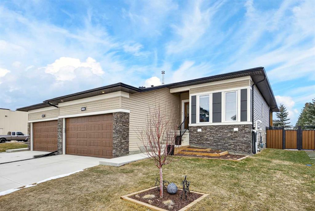826 Mandalay Link , A2296046, Alberta,