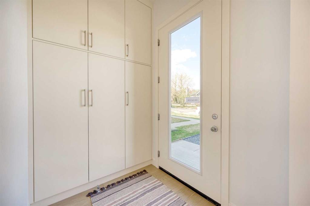 Third View of 2008 26A Street SW, Killarney/Glengarry, Calgary, Alberta, T3E 2C1