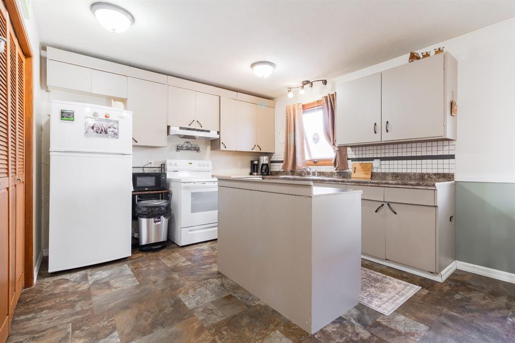 Fifth View of 203 Percy Street , Bittern Lake, Bittern Lake, Alberta, T0C 0L0