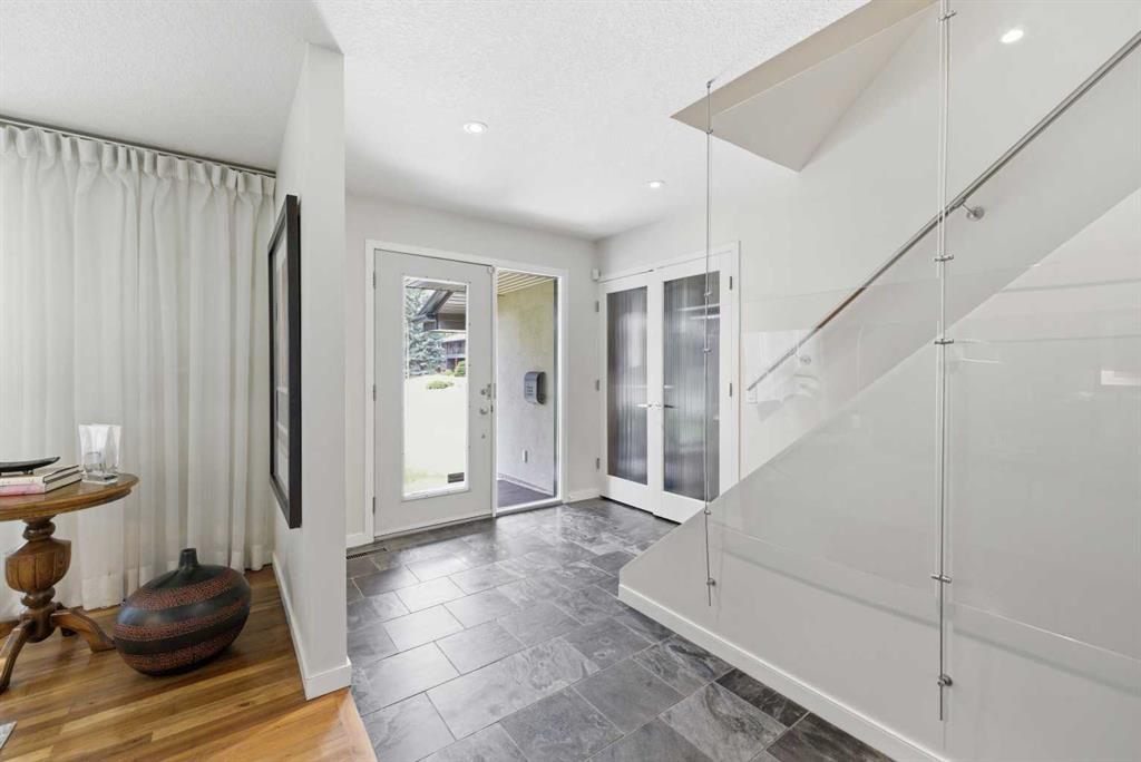 Fifth View of 12 Varsville Place NW, Varsity, Calgary, Alberta, T3A 0A8