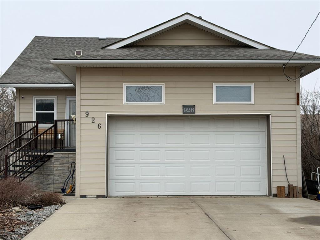 926 Newcastle Trail , A2296199, Alberta,