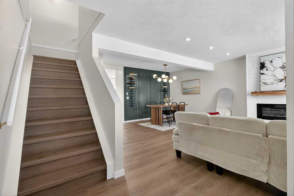 Fifth View of 5 Bermuda Lane NW, Beddington Heights, Calgary, Alberta, T3K 2K1