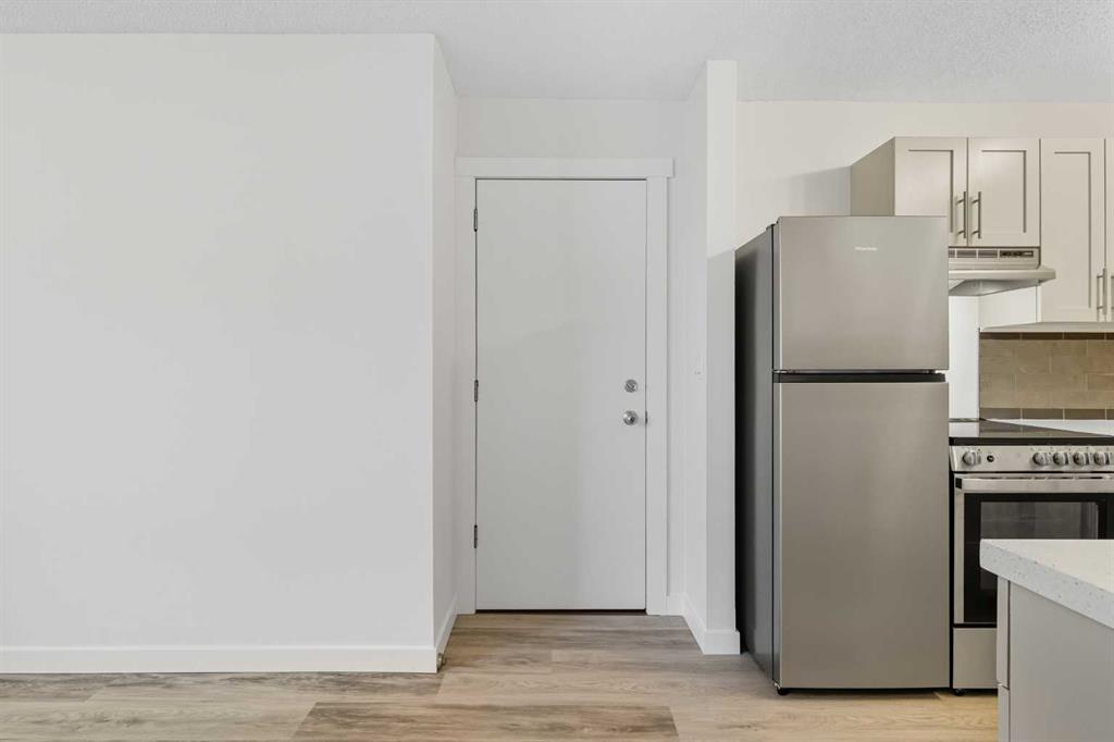 Fifth View of 302A, 5601 Dalton Drive NW, Dalhousie, Calgary, Alberta, T3A 2E2