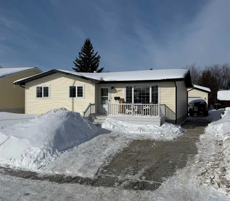 257 Cochrane Crescent , A2296345, Alberta,