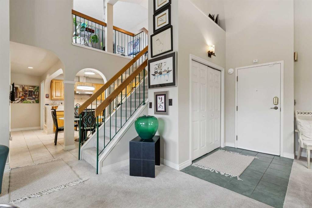 302, 2425 90 Avenue SW, A2296385, Alberta,