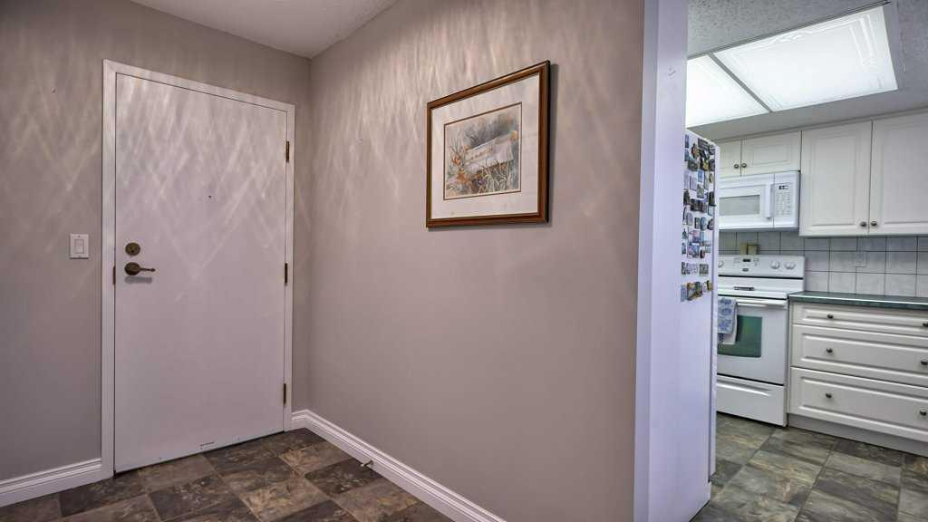 Fifth View of 324, 2425 90 Avenue SW, Palliser, Calgary, Alberta, T2V 4X8