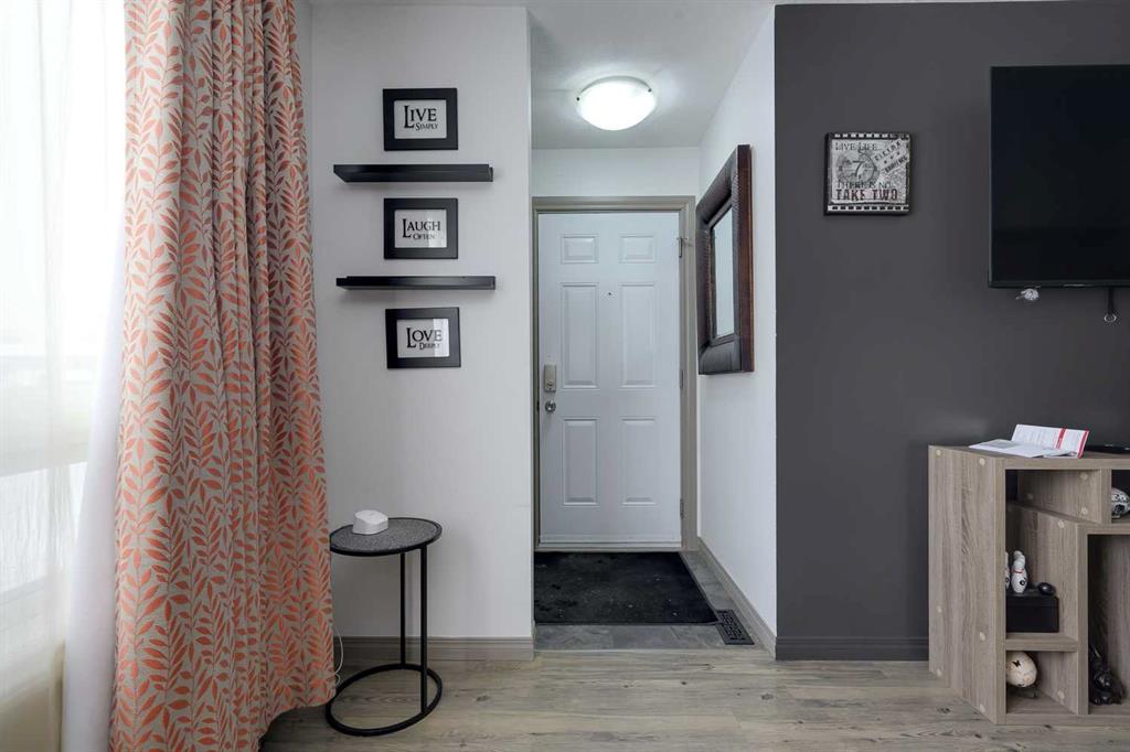 Fifth View of 33 Wells Street , West Park, Red Deer, Alberta, T4N 5Y2