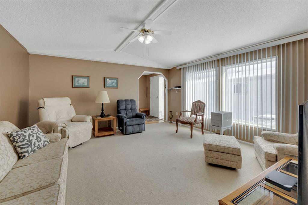 Fifth View of 52, 4922 Womacks Road , Broadway Village Mobile Home Park, Blackfalds, Alberta, T0M 0J0