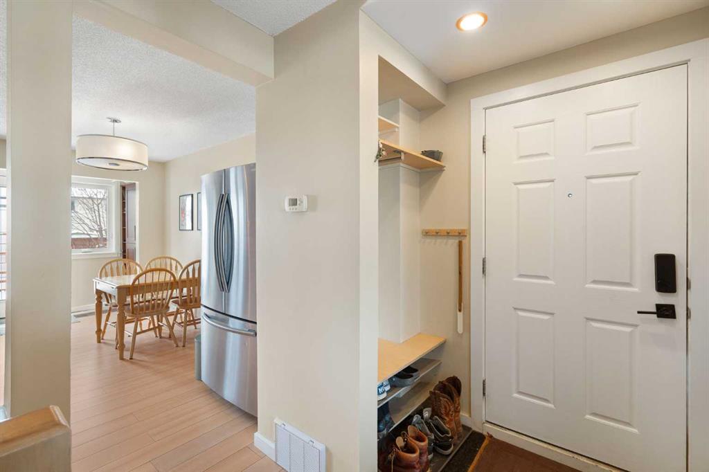 Fourth View of 11035 Oakfield Drive SW, Cedarbrae, Calgary, Alberta, T2W 3H3