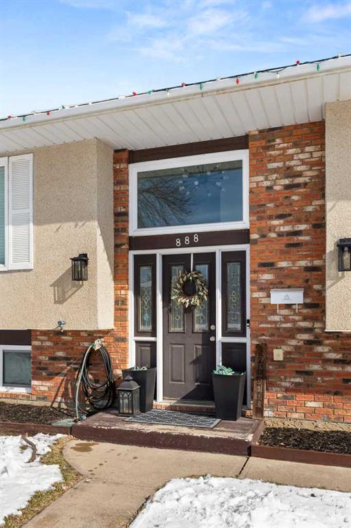 Fourth View of 888 20 Street NE, Northeast Crescent Heights, Medicine Hat, Alberta, T1C 1M4