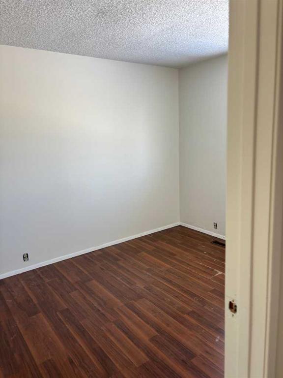 Fourth View of 128 Dovercrest Way SE, Dover, Calgary, Alberta, T2B 2L9