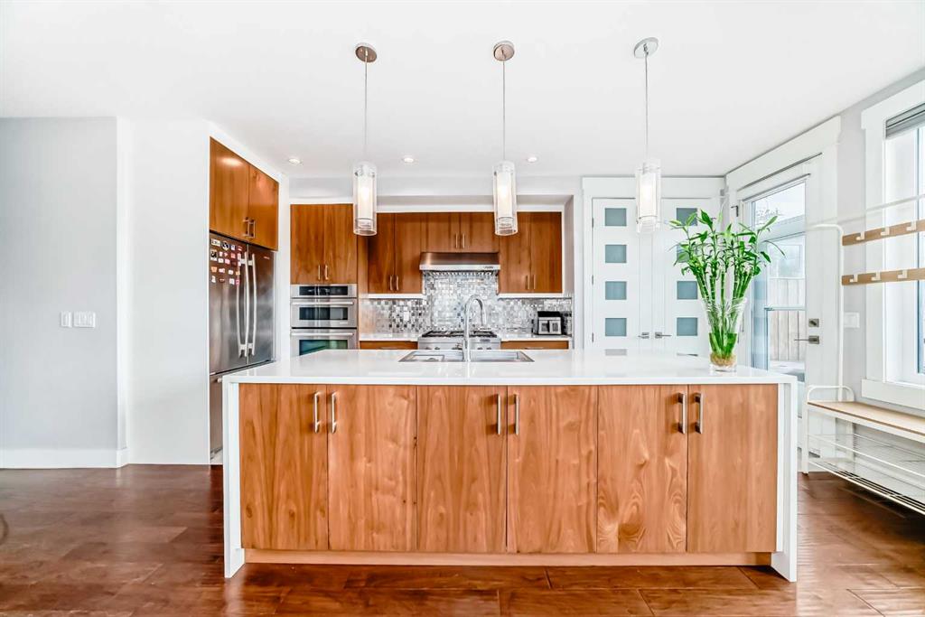 Third View of 4640 15 Avenue NW, Montgomery, Calgary, Alberta, T3B 0L7