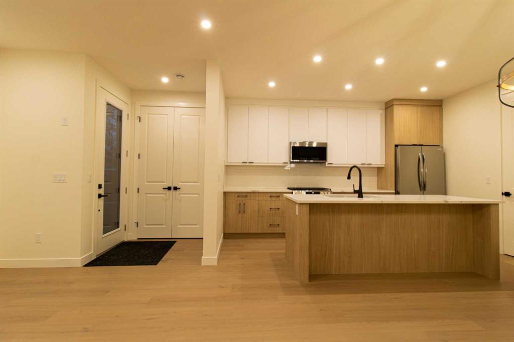 Upper, 1512 21 Avenue NW, A2297028, Alberta,