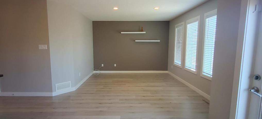 Fifth View of Main, 518 Devonia Road W, The Crossings, Lethbridge, Alberta, T1J 5J7