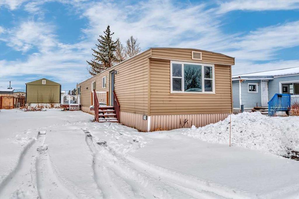 Third View of 114, 6220 17 Avenue SE, Red Carpet, Calgary, Alberta, T2A 0W6